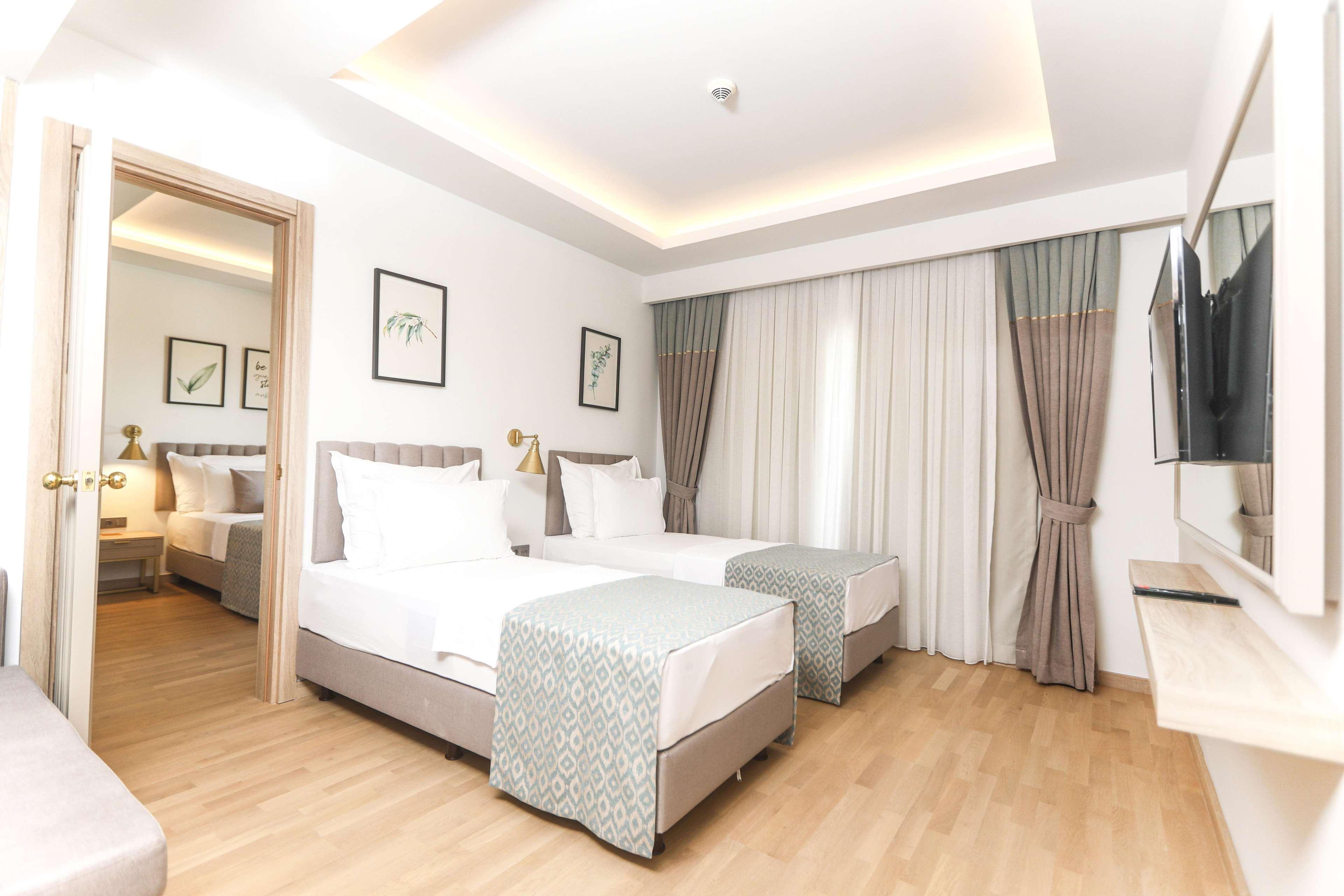 Miramare Queen Hotel シダ エクステリア 写真