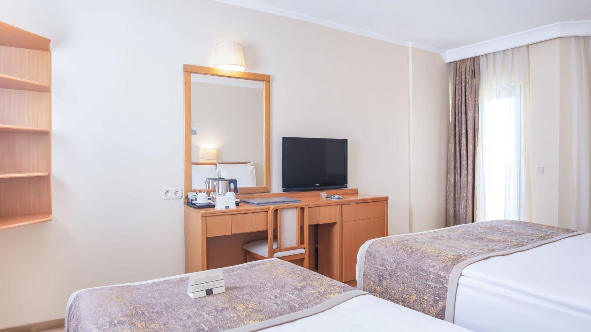 Miramare Queen Hotel シダ エクステリア 写真